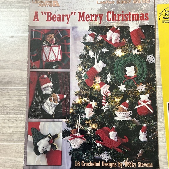 3 Vintage Christmas crochet patterns 90s craft clothes pin Leaflets - Picture 3 of 4